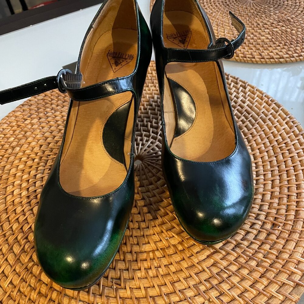 Fluevog Queen Transcendent Elizabeth Mary Janes--Green